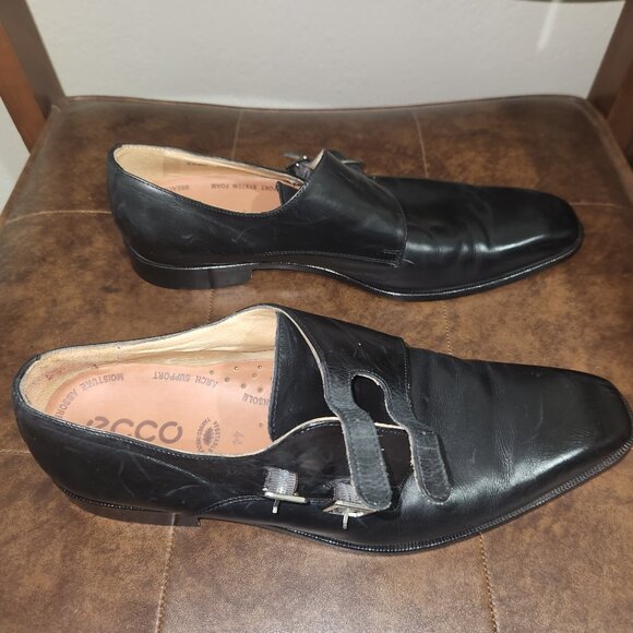 Shoes main image 4